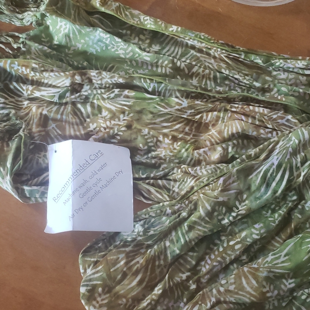Scarves - Picture 3 of 4